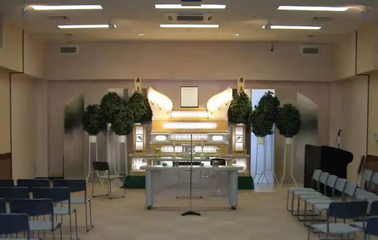 一般葬を想定した昔ながらの大きい葬儀場